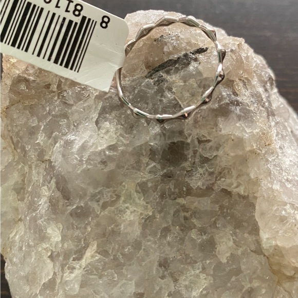 NWT 10K (.417) solid White gold ring, size 6 - Picture 3 of 4